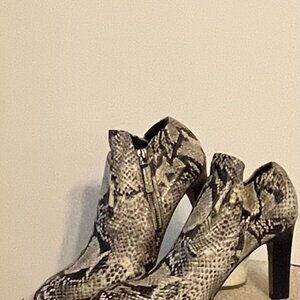 Franco Sarto, Snake Skin, Size 6.5